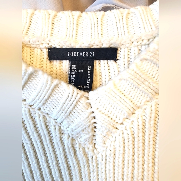 Women's Forever 21 Medium Size Ivory Color Cropped High Low Sweater - Picture 2 of 3